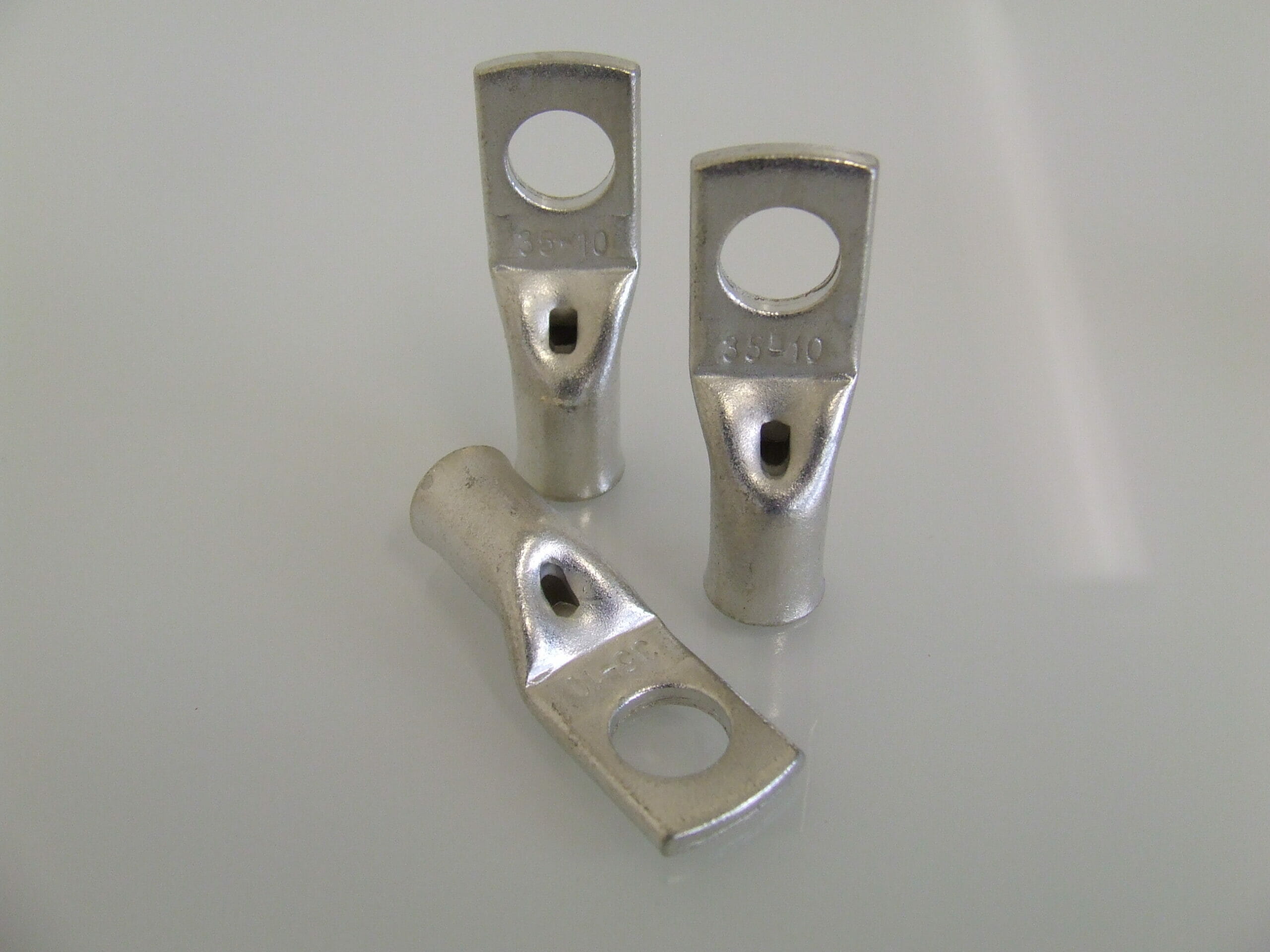 Cable lug to suit 25 mm2 round copper braid THD35 Copper Braid Products